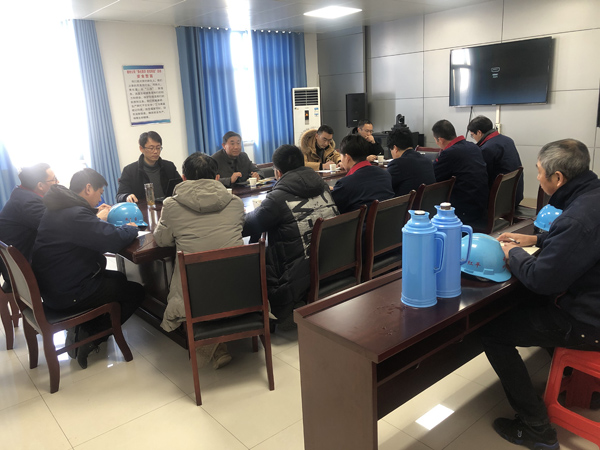 集團(tuán)公司生產(chǎn)機(jī)動部到建材公司檢查設(shè)備 集團(tuán)公司生產(chǎn)機(jī)動部到建材公司檢查設(shè)備